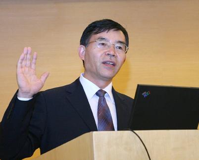 西安交通大学教授、中国信息经济学会副理事长